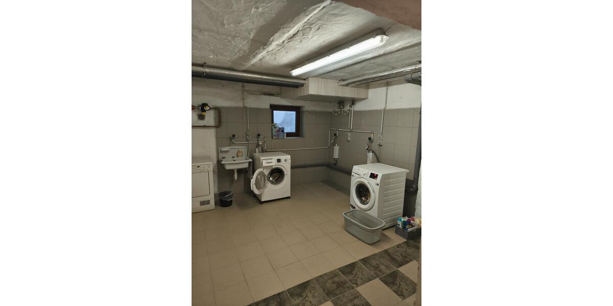 Etagenwohnung Jena Burgau - 2 Zimmer, 77 m&sup2;, 766&euro; | Angebot:26021512