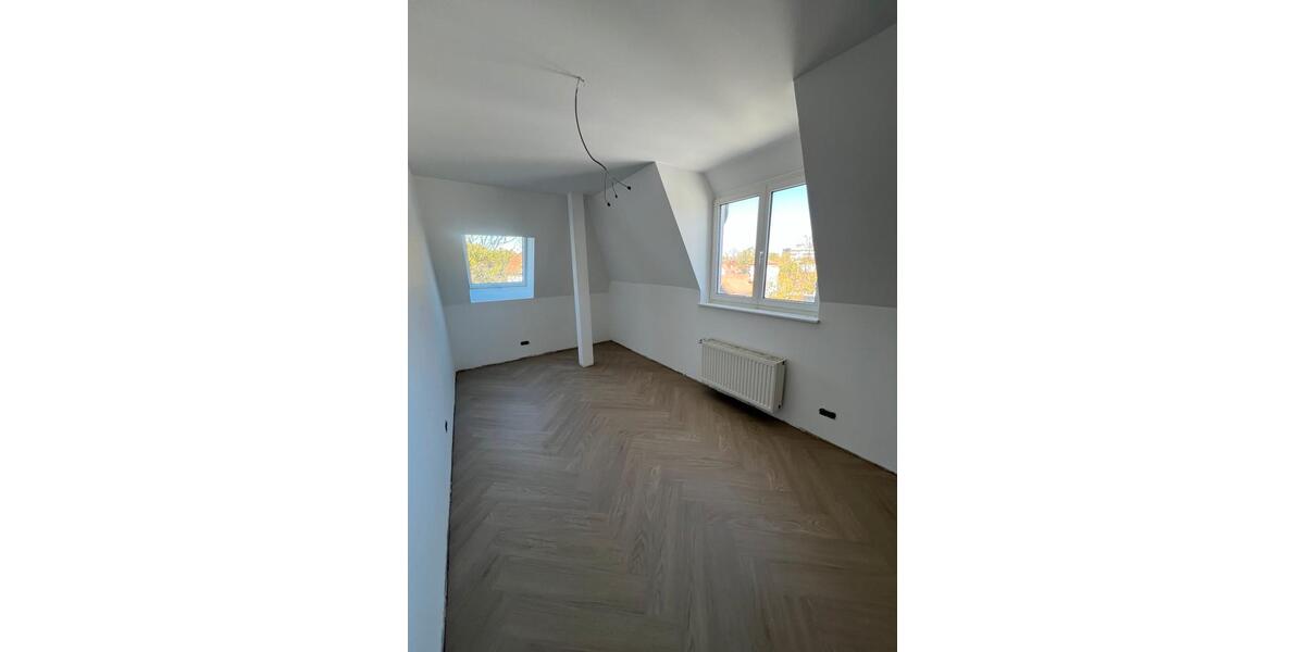 Etagenwohnung Erfurt Hochheim - 4 Zimmer, 96 m&sup2;, 1.200&euro; | Angebot:25980407