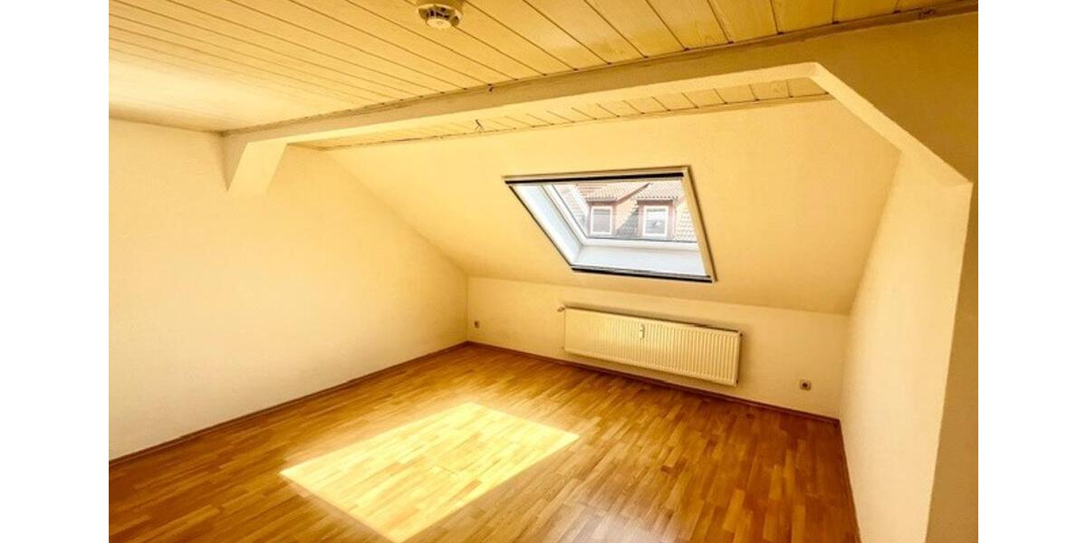 Dachgeschoßwohnung Erfurt Andreasvorstadt - 2.5 Zimmer, 82 m&sup2;, 725&euro; | Angebot:26476624