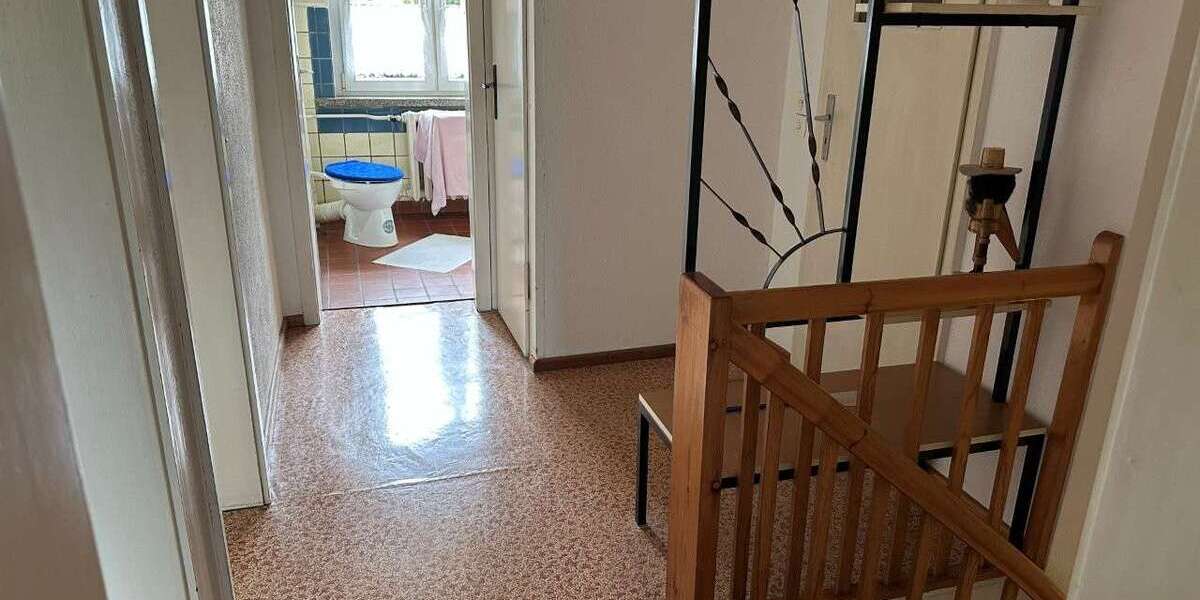 Teilsaniertes Einfamilienhaus mit großem Grundstück - Einfamilienhaus Rudolstadt | Angebot:26676327