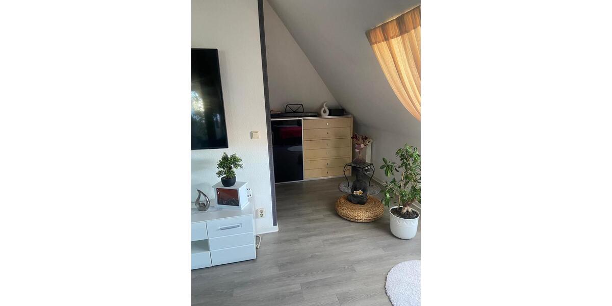 Dachgeschoßwohnung Sömmerda - 2.5 Zimmer, 39 m&sup2;, 502&euro; | Angebot:26593352