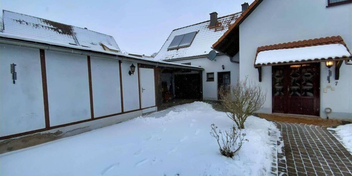 Einfamilienhaus Ilmtal-Weinstraße Niederreißen - 8 Zimmer, 145 m&sup2;, 180.000&euro; | Angebot:25938523