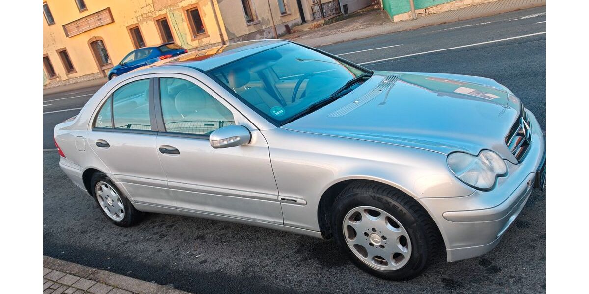 Mercedes-Benz C 180 185.000 km 2.990 &euro; Umpferstedt 99441