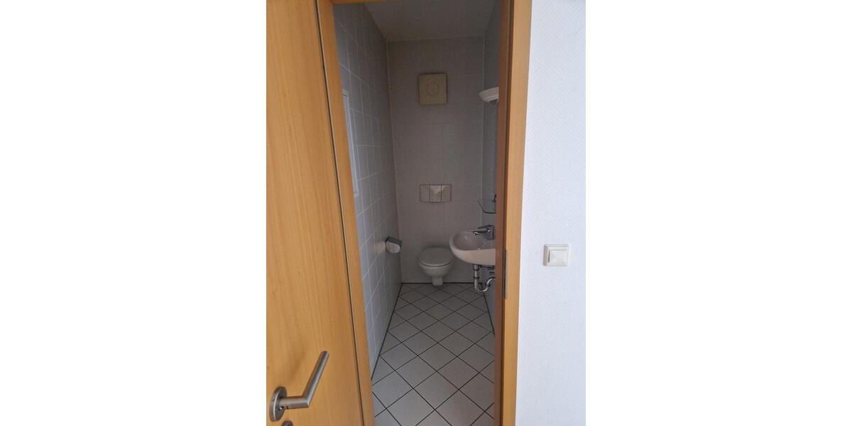 Etagenwohnung Erfurt - 2 Zimmer, 100 m&sup2;, 1.200&euro; | Angebot:19356337