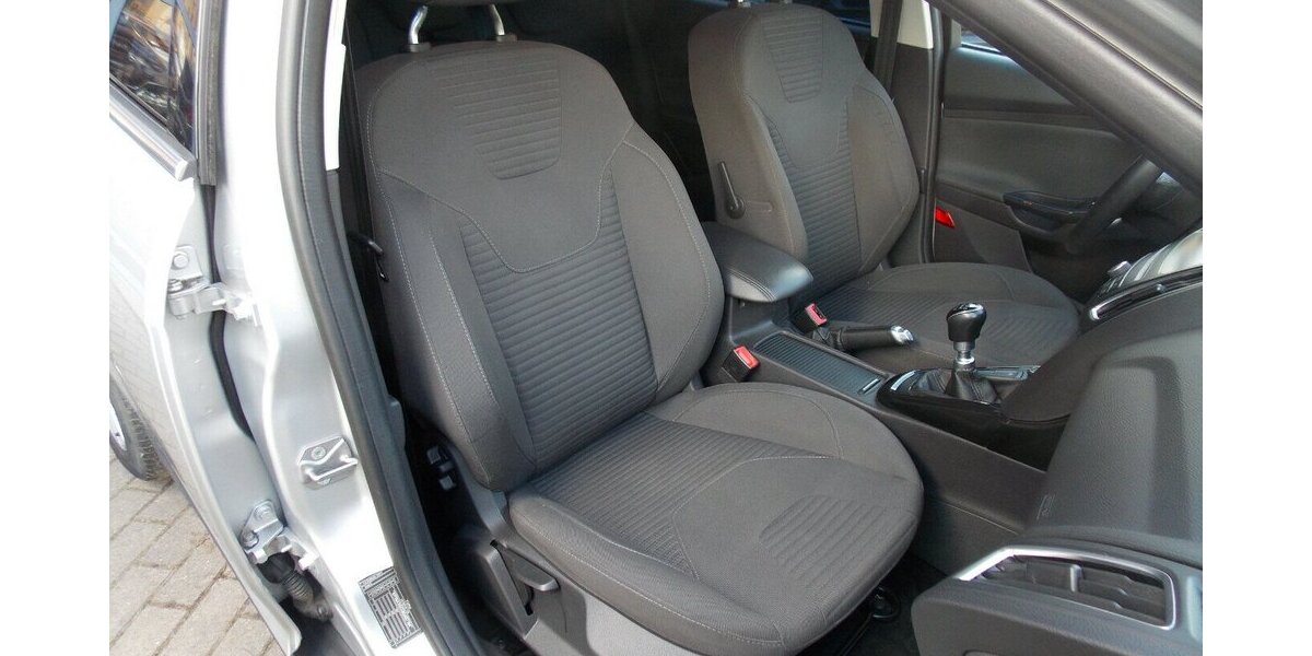 Ford Focus 1.5 Titanium Navi