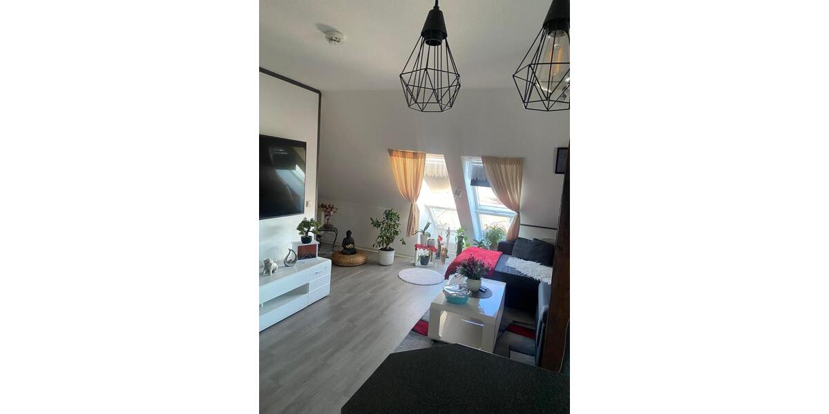 Dachgeschoßwohnung Sömmerda - 2.5 Zimmer, 39 m&sup2;, 502&euro; | Angebot:26593352