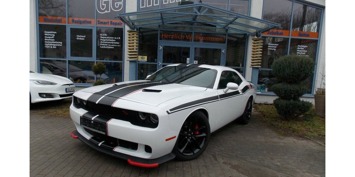 Dodge Challenger 6,4 Scat Pack 93.400 km 34.990 &euro; Rudolstadt 07407