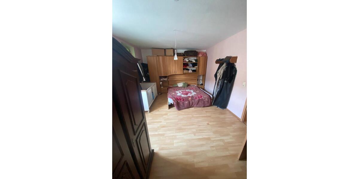 Etagenwohnung Kahla - 4.5 Zimmer, 110 m&sup2;, 600&euro; | Angebot:25496285
