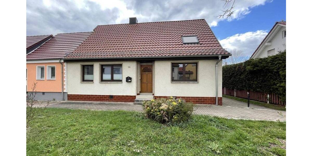 Einfamilienhaus Kölleda - 8 Zimmer, 267 m&sup2;, 279.000&euro; | Angebot:25676937