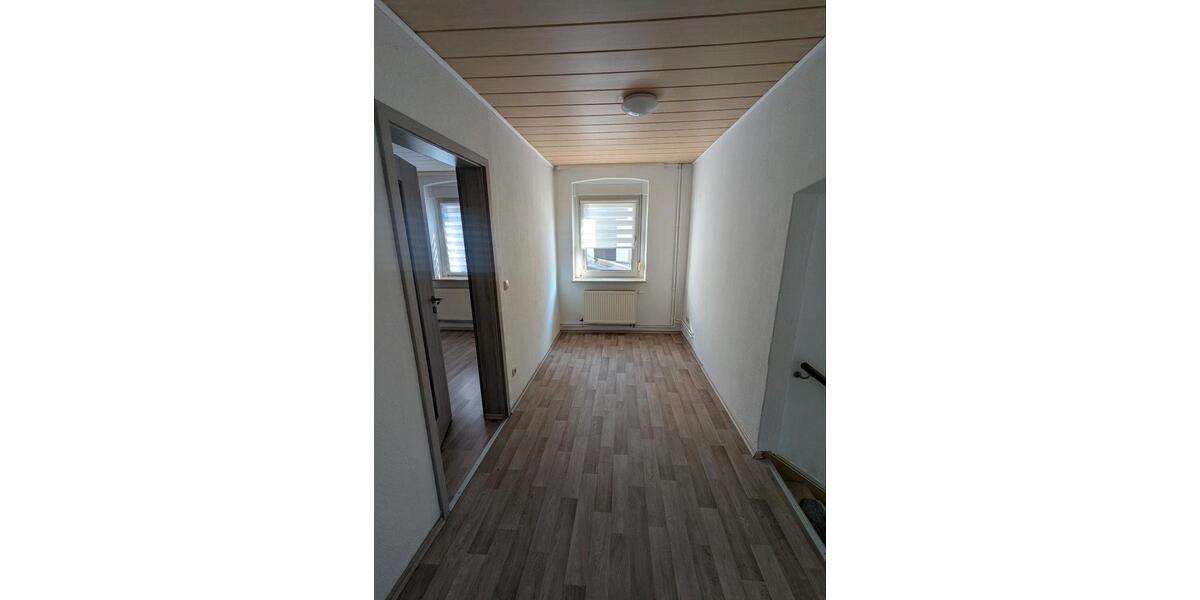 Erdgeschoßwohnung Apolda - 3.5 Zimmer, 95 m&sup2;, 100.000&euro; | Angebot:24517298