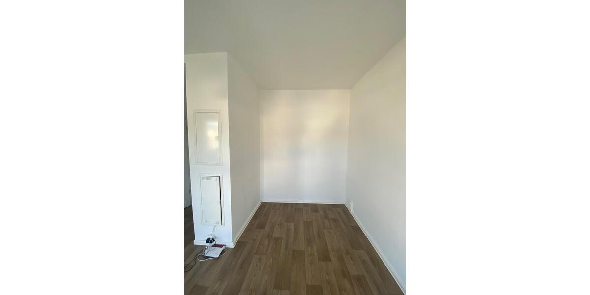 Etagenwohnung Jena Lobeda-Altstadt - 1 Zimmer, 24 m&sup2;, 140&euro; | Angebot:26384240