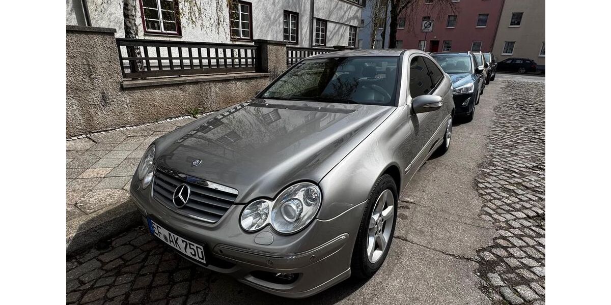 Mercedes-Benz CL 220 241.100 km 3.300 &euro; Erfurt 99086