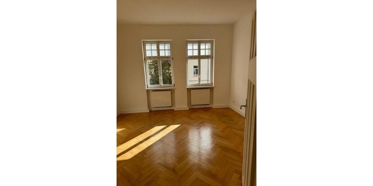 Etagenwohnung Weimar - 4 Zimmer, 102 m&sup2;, 1.200&euro; | Angebot:25991215