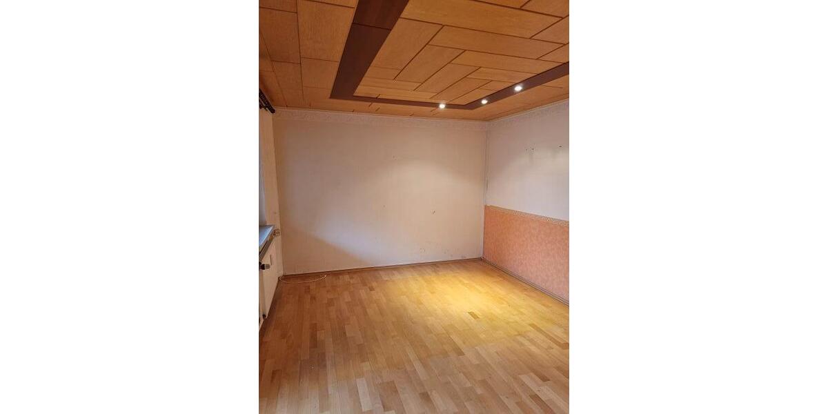 Etagenwohnung Sömmerda - 3 Zimmer, 60 m&sup2;, 510&euro; | Angebot:25977657