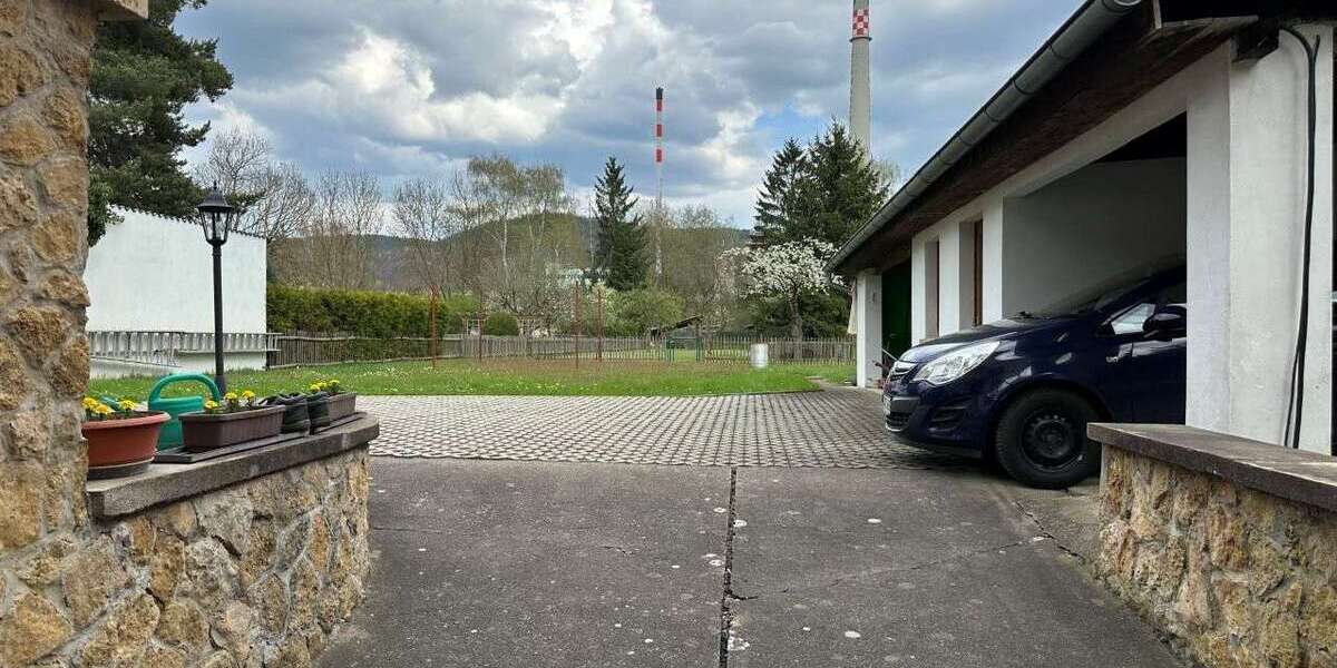 Teilsaniertes Einfamilienhaus mit großem Grundstück - Einfamilienhaus Rudolstadt | Angebot:26676327