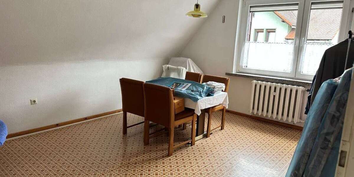 Teilsaniertes Einfamilienhaus mit großem Grundstück - Einfamilienhaus Rudolstadt | Angebot:26676327