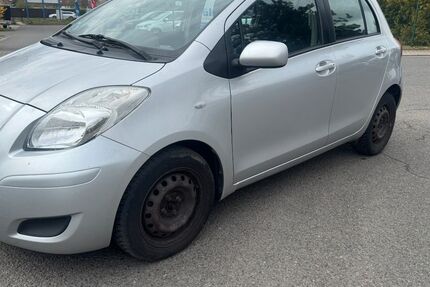 Daihatsu Charade 123.000 km 2.400 &euro; Erfurt 99087
