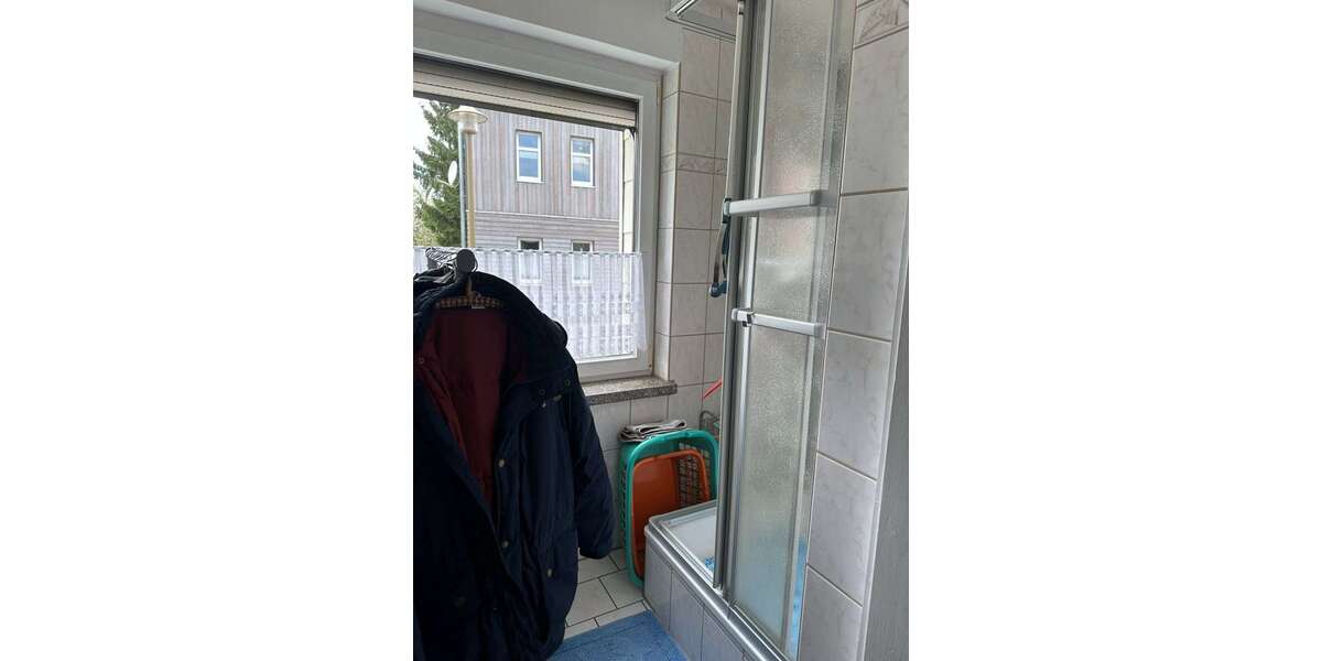 Teilsaniertes Einfamilienhaus mit großem Grundstück - Einfamilienhaus Rudolstadt | Angebot:26676327
