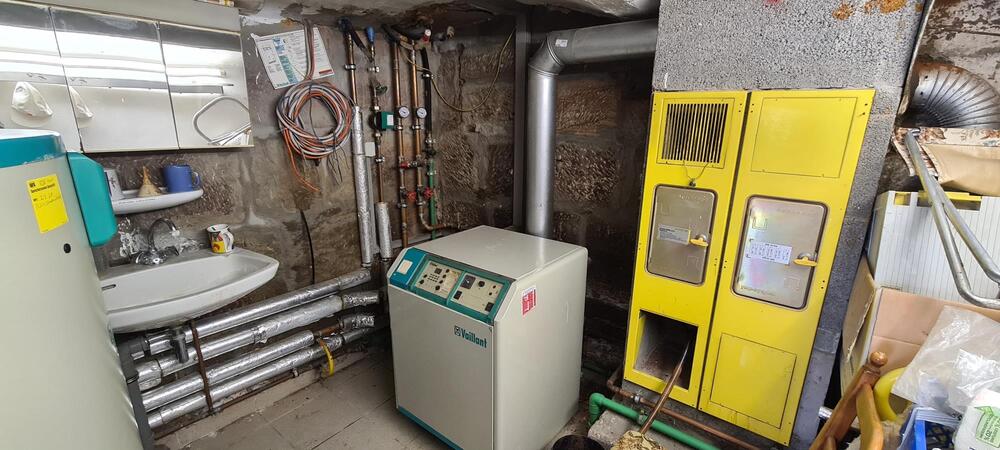 Dreifamilienhaus mit Grundstück und Garagen , teilw. freiwerdend - Mehrfamilienhaus, Wohnhaus Kahla | Angebot:25790709