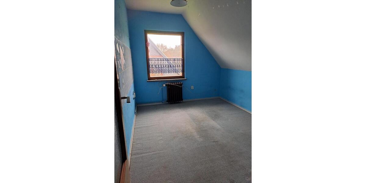 Einfamilienhaus Stadtilm - 7 Zimmer, 120 m&sup2;, 140.000&euro; | Angebot:24533046