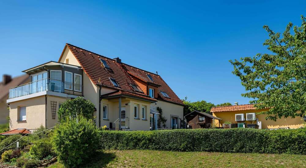 Einfamilienhaus Rudolstadt - 9 Zimmer, 300 m&sup2;, 550.000&euro; | Angebot:24724106