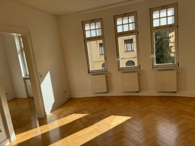 Etagenwohnung Weimar - 4 Zimmer, 102 m&sup2;, 1.200&euro; | Angebot:25991215