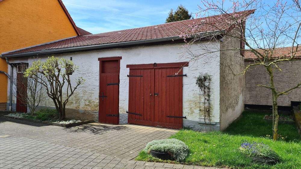 Bauernhaus, Landhaus Kölleda Großmonra - 8 Zimmer, 218 m&sup2;, 199.000&euro; | Angebot:25687052