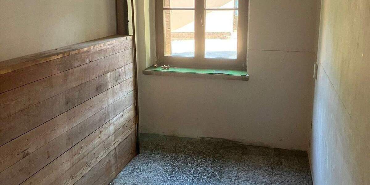 Einfamilienhaus Ilmtal-Weinstraße Weinstraße - 6 Zimmer, 198 m&sup2;, 180.000&euro; | Angebot:26202293