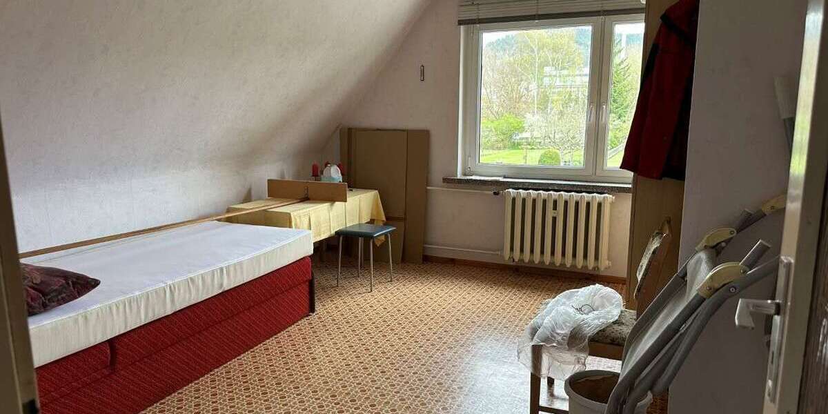 Teilsaniertes Einfamilienhaus mit großem Grundstück - Einfamilienhaus Rudolstadt | Angebot:26676327