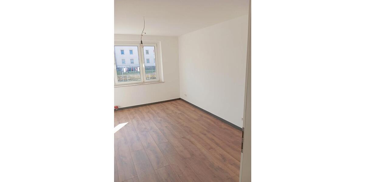 Etagenwohnung Apolda - 3 Zimmer, 65 m&sup2;, 600&euro; | Angebot:26016306