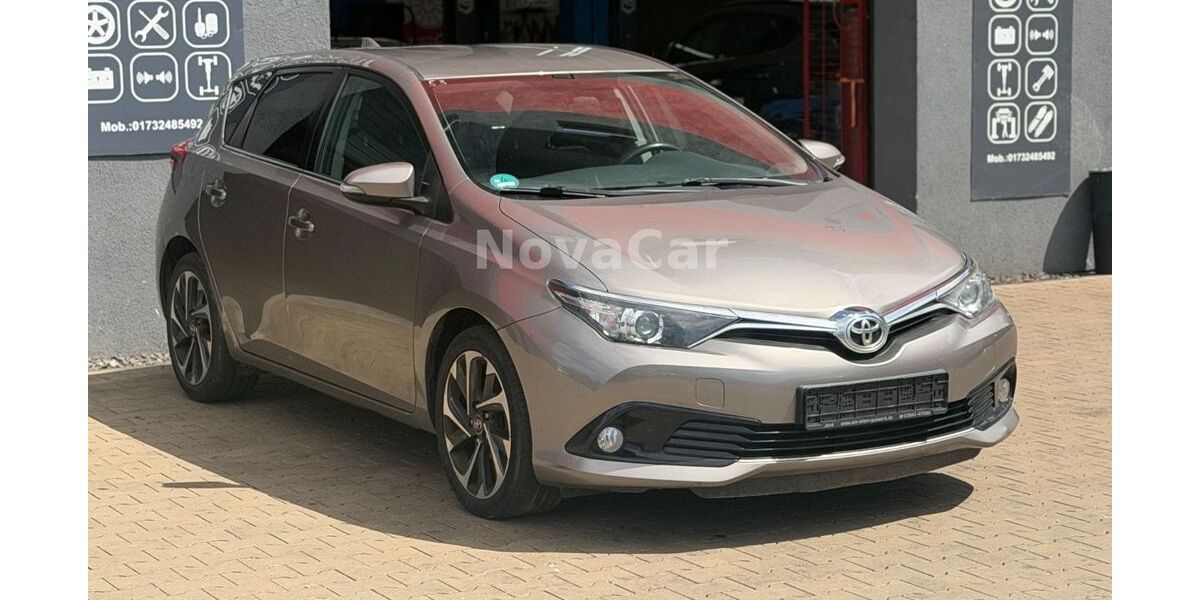 Toyota Auris 205.000 km 5.690 &euro; Erfurt 99086