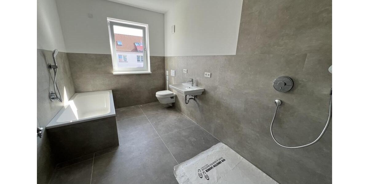 Etagenwohnung Sömmerda - 3 Zimmer, 97 m&sup2;, 1.258&euro; | Angebot:22779654