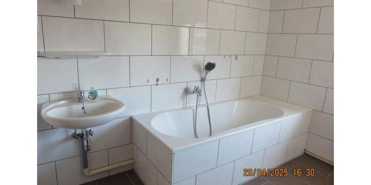 Etagenwohnung Buttstädt - 5 Zimmer, 149 m&sup2;, 670&euro; | Angebot:26645941