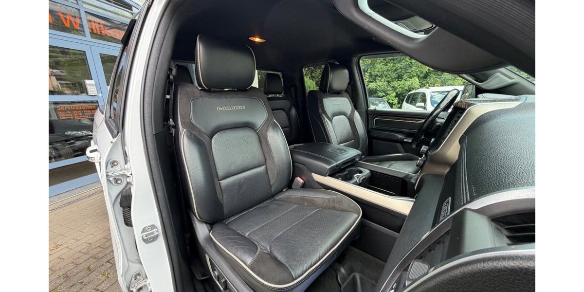 Dodge RAM 1500 5,7 HEMI LARAMIE 113.000 km 32.499 &euro; Rudolstadt 07407