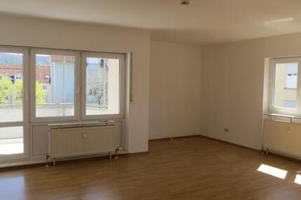 Wohnung Stadtilm - 3 Zimmer, 83 m&sup2;, 490&euro; | Angebot:25999854