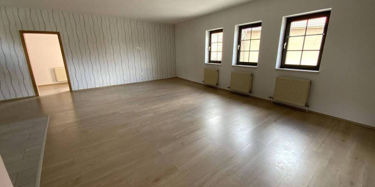 Einfamilienhaus Buttstädt - 4 Zimmer, 264 m&sup2;, 275.000&euro; | Angebot:25815816