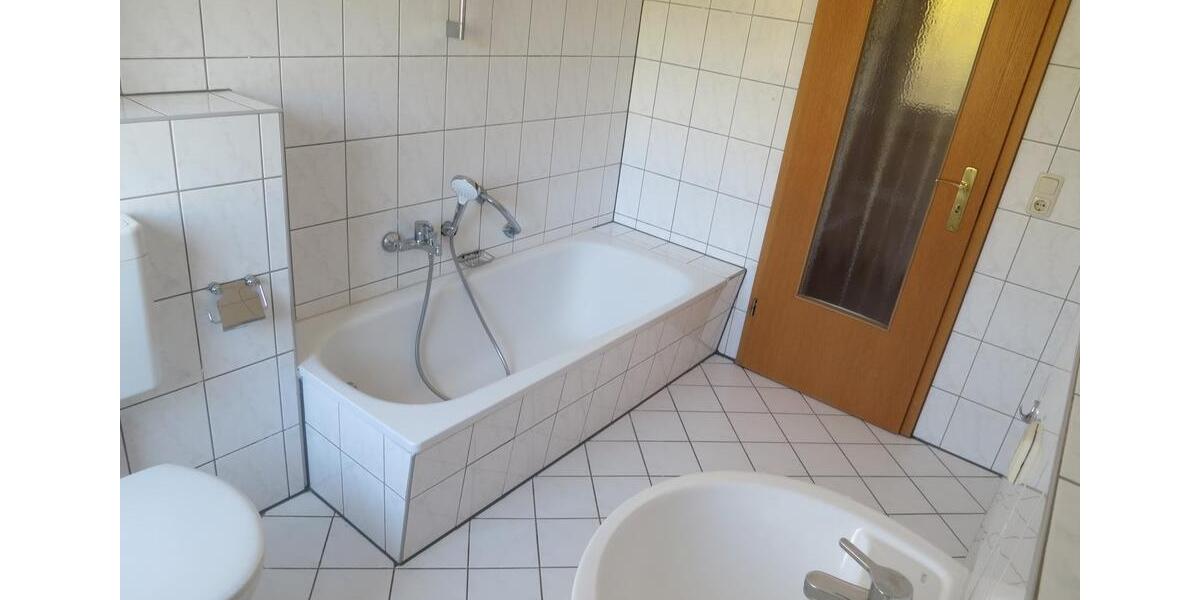 Etagenwohnung Stadtilm - 3 Zimmer, 83 m&sup2;, 490&euro; | Angebot:25999854