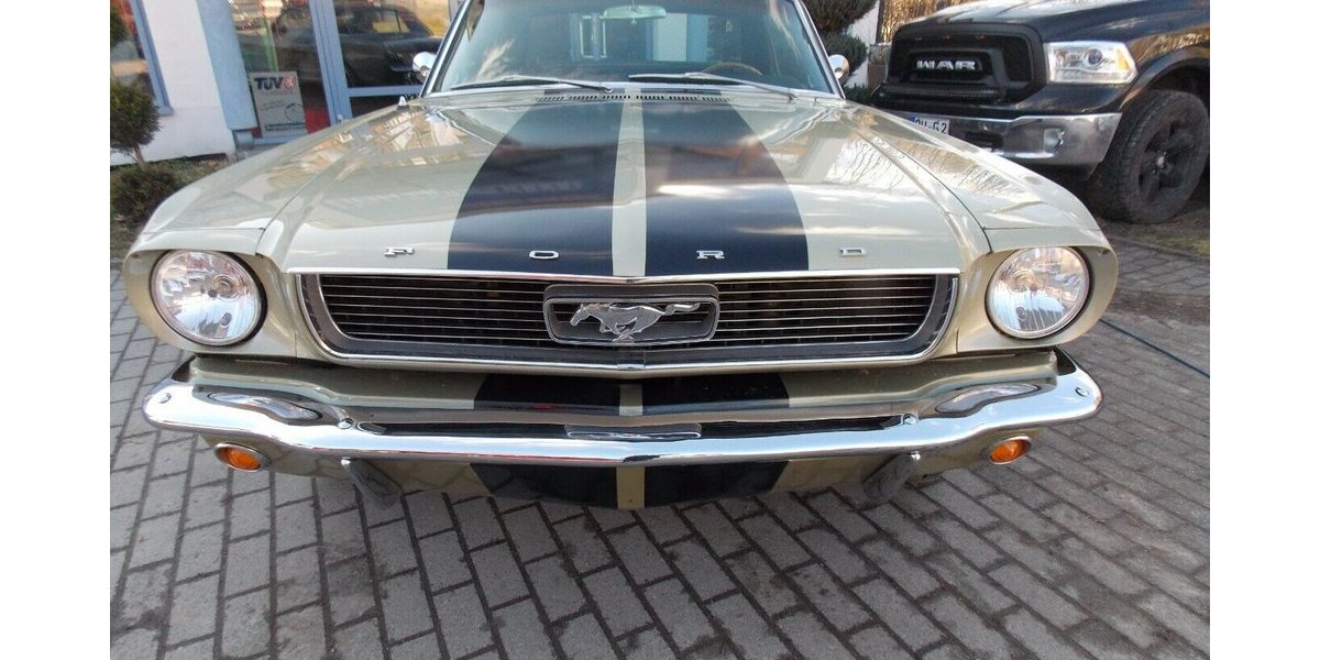 Ford Mustang V8 mit Wertgutachten 37.000 km 32.500 &euro; Rudolstadt 07407