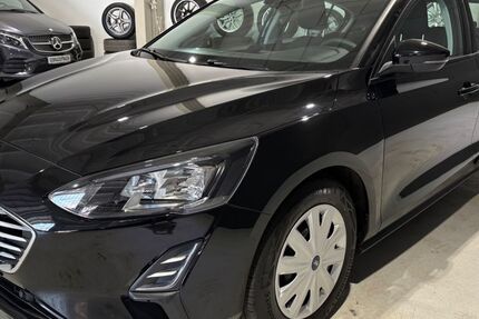 Ford Focus 28.362 km 12.990 &euro; Erfurt 99085