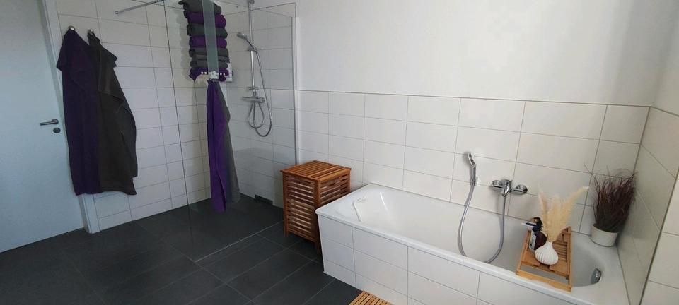 Etagenwohnung Bucha - 3 Zimmer, 90 m&sup2;, 1.500&euro; | Angebot:25543321