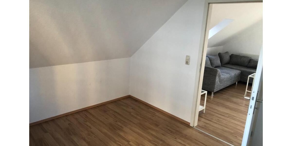 Dachgeschoßwohnung Jena Lobeda-Altstadt - 2 Zimmer, 41 m&sup2;, 594&euro; | Angebot:25417078