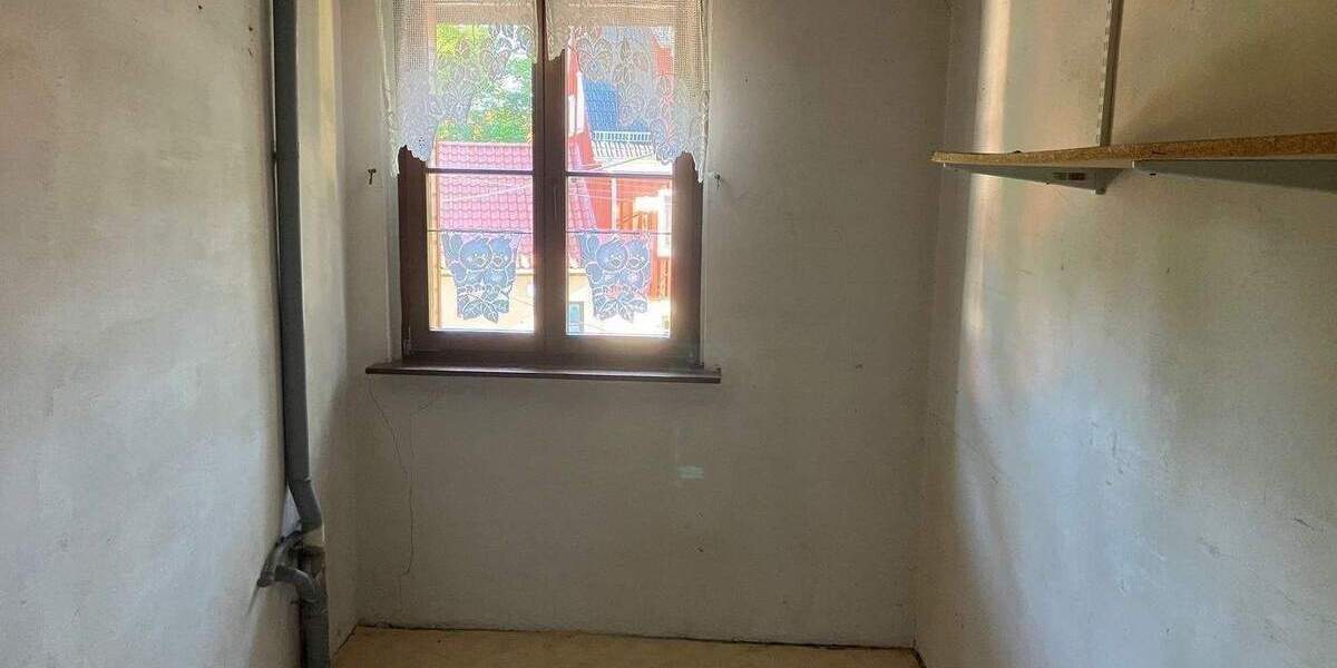 Einfamilienhaus Ilmtal-Weinstraße Weinstraße - 6 Zimmer, 198 m&sup2;, 180.000&euro; | Angebot:26202293