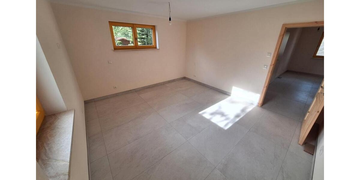 Etagenwohnung Kahla - 2 Zimmer, 90 m&sup2;, 950&euro; | Angebot:26563044
