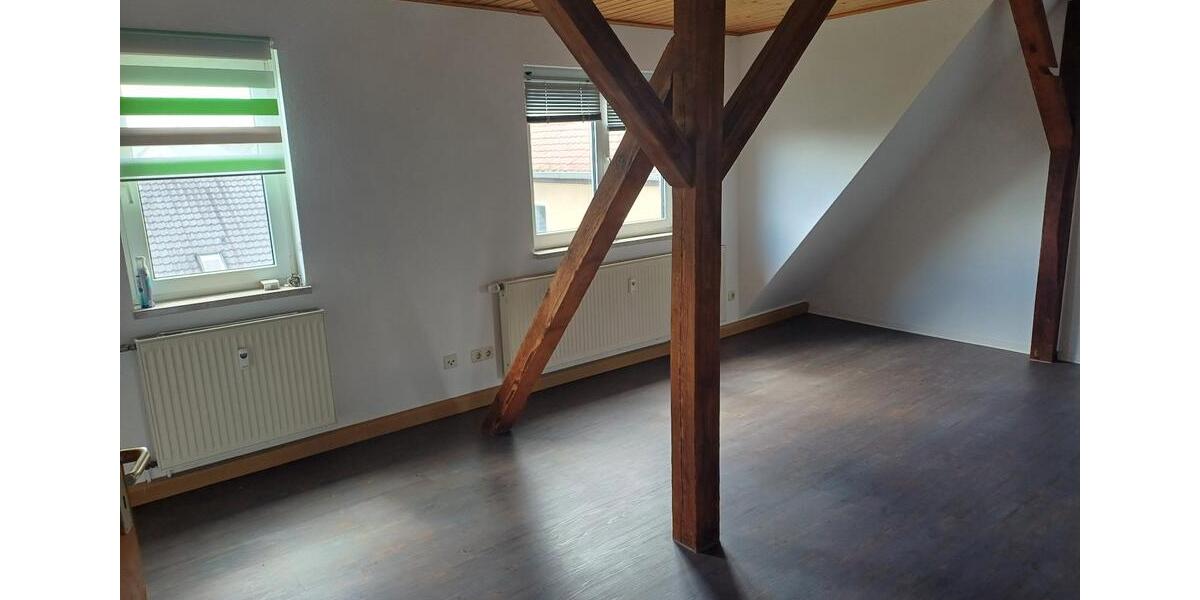 Dachgeschoßwohnung Apolda - 3 Zimmer, 75 m&sup2;, 395&euro; | Angebot:25540079