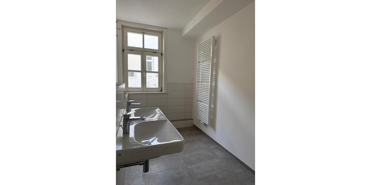 Etagenwohnung Erfurt - 5 Zimmer, 140 m&sup2;, 1.900&euro; | Angebot:26662233