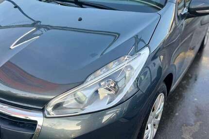 Peugeot 208 98.000 km 6.800 &euro; Erfurt 99089