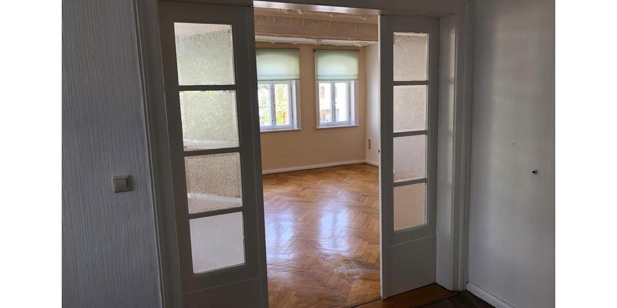 Etagenwohnung Apolda - 2.5 Zimmer, 75 m&sup2;, 450&euro; | Angebot:26004794