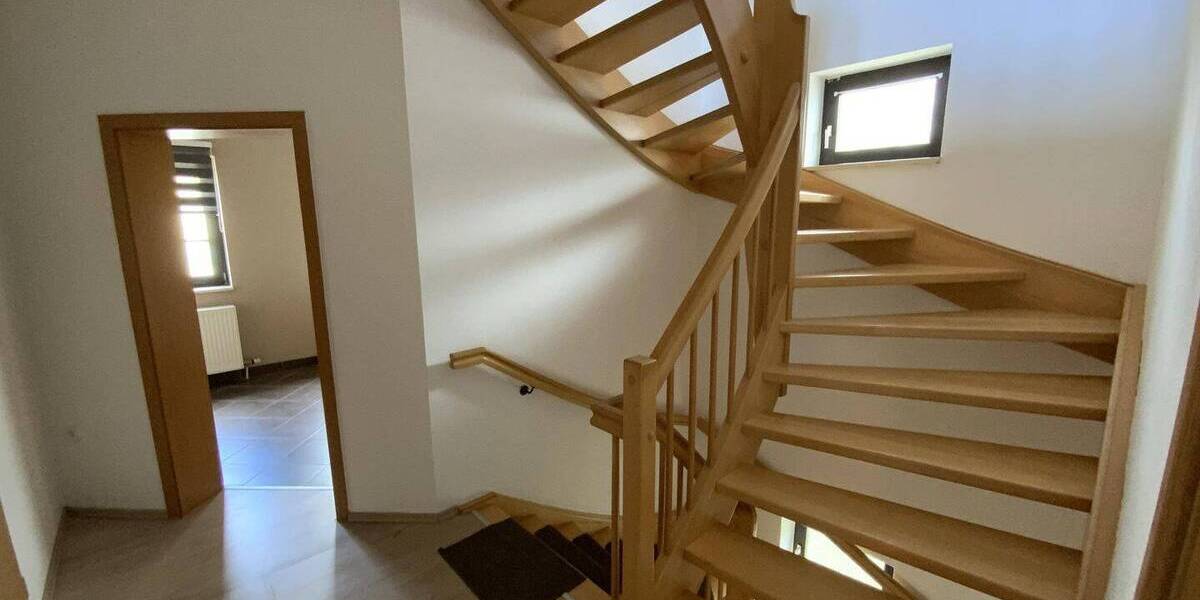 Einfamilienhaus Buttstädt - 4 Zimmer, 264 m&sup2;, 275.000&euro; | Angebot:25815816