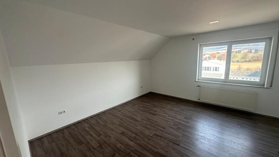 Etagenwohnung Blankenhain - 4 Zimmer, 125 m&sup2;, 900&euro; | Angebot:26604354