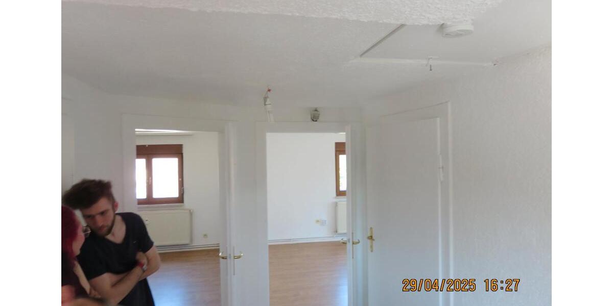 Etagenwohnung Buttstädt - 5 Zimmer, 149 m&sup2;, 670&euro; | Angebot:26645941